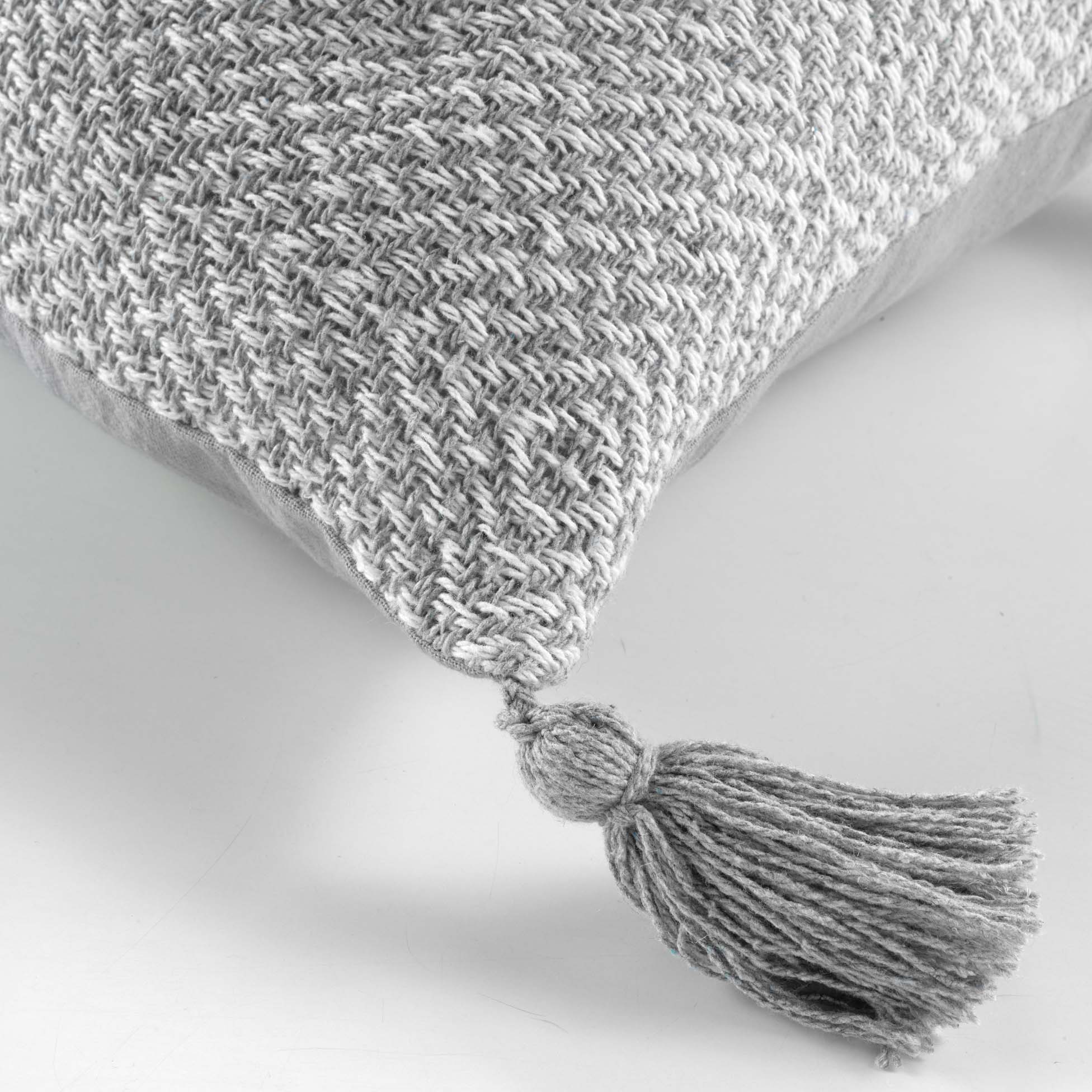 Coussin pompons coton tisse 40 x 40 cm Louissette gris