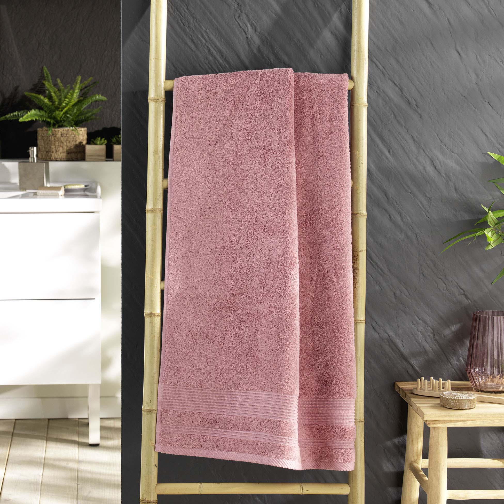 Serviette ou drap de douche 70 x 130 cm Tendresse rose