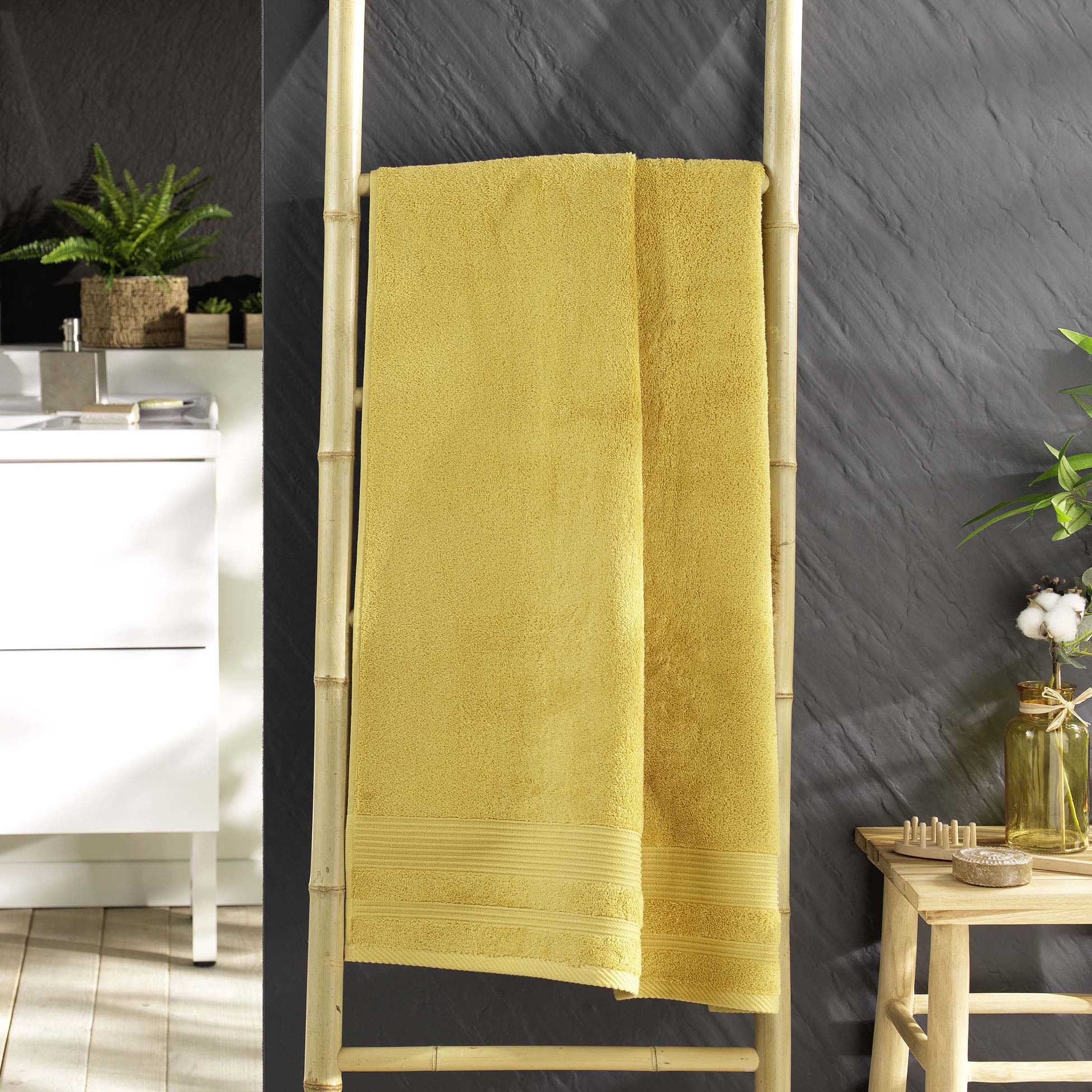 Serviette ou drap de douche 70 x 130 cm Tendresse jaune