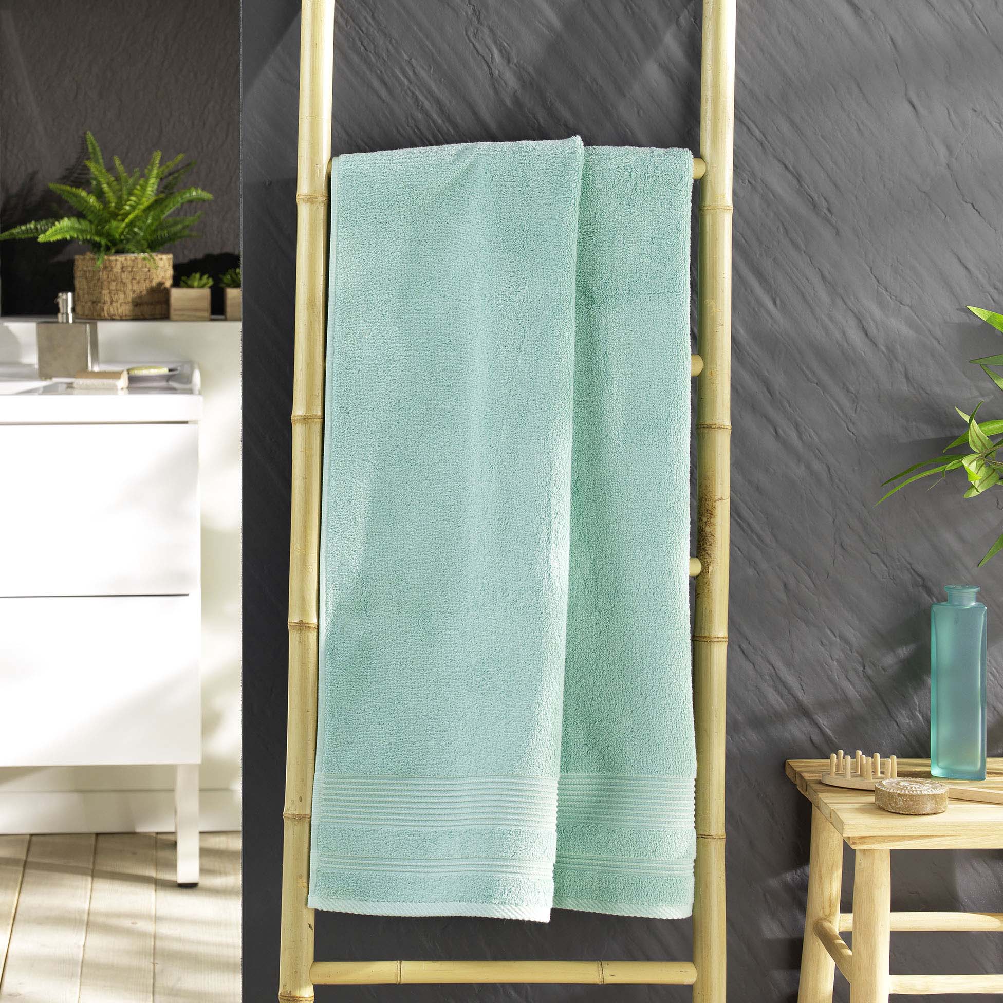 Serviette ou drap de douche 70 x 130 cm Tendresse vert d eau