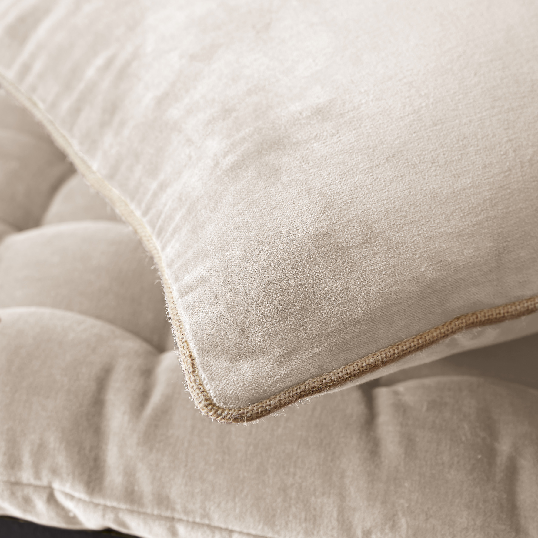 Coussin velours Cesar Beige