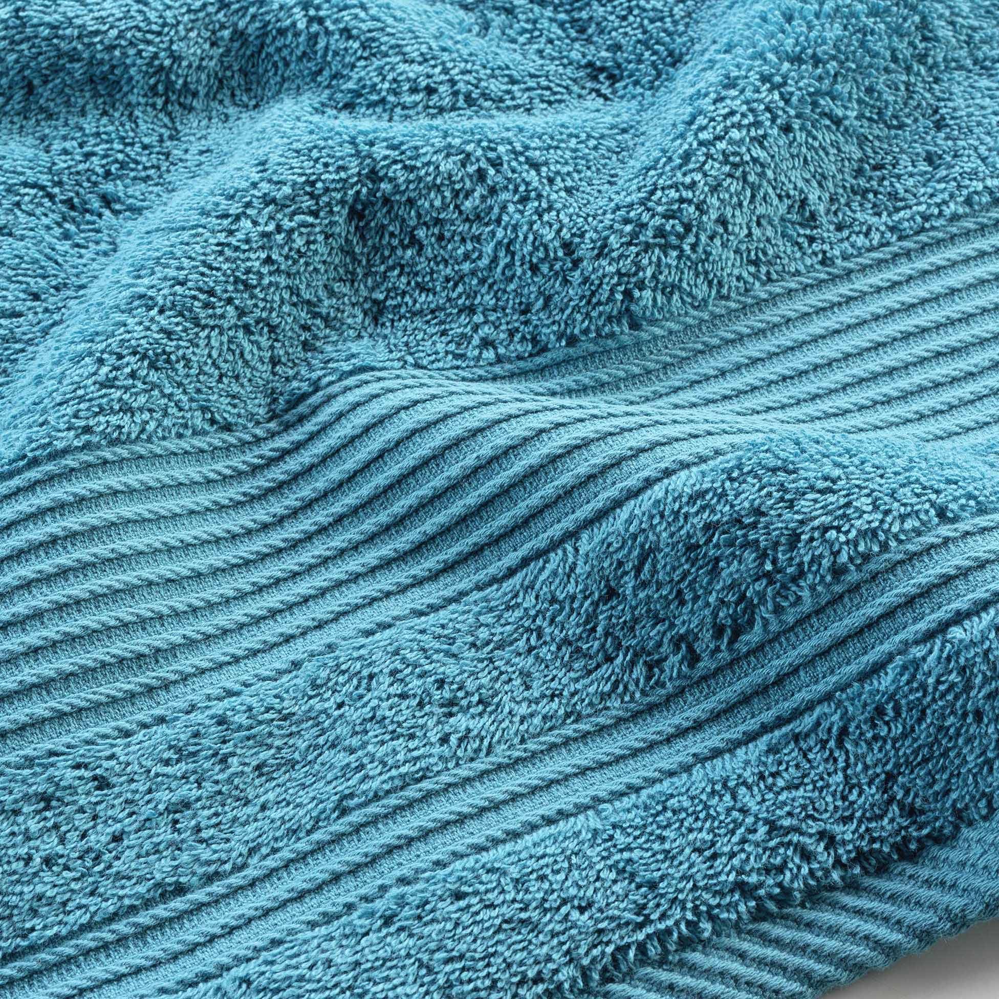 Serviette ou drap de douche 70 x 130 cm Tendresse bleu paon