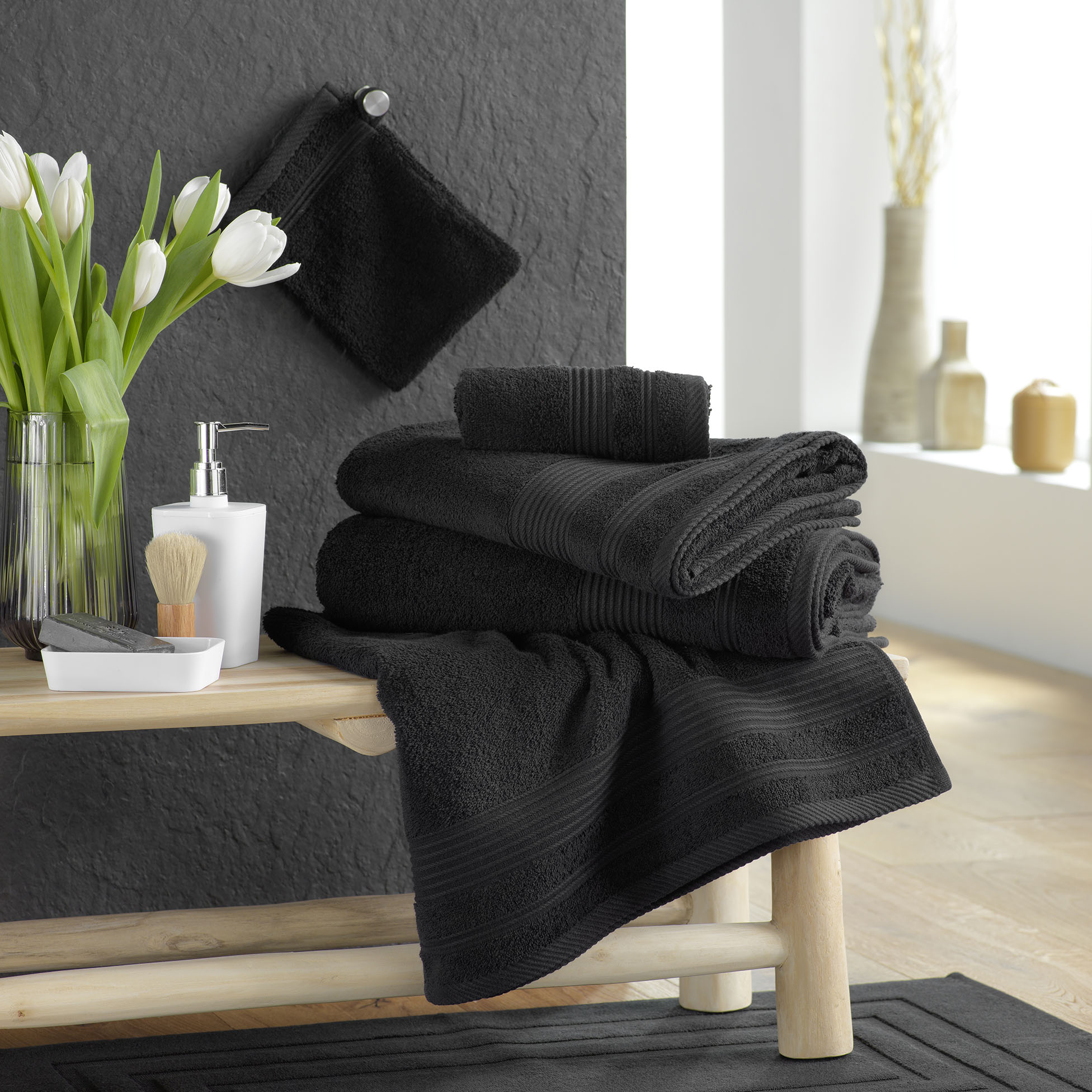 Serviette ou drap de douche 70 x 130 cm Tendresse noir