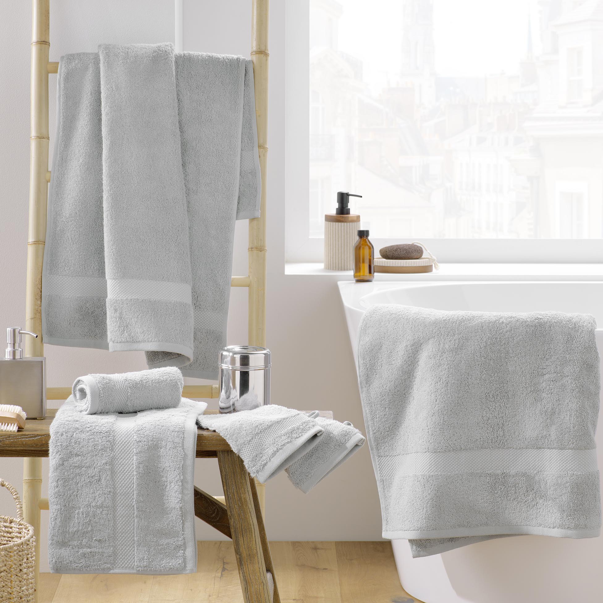 Serviette de toilette 50 x 90 cm Elegante gris perle