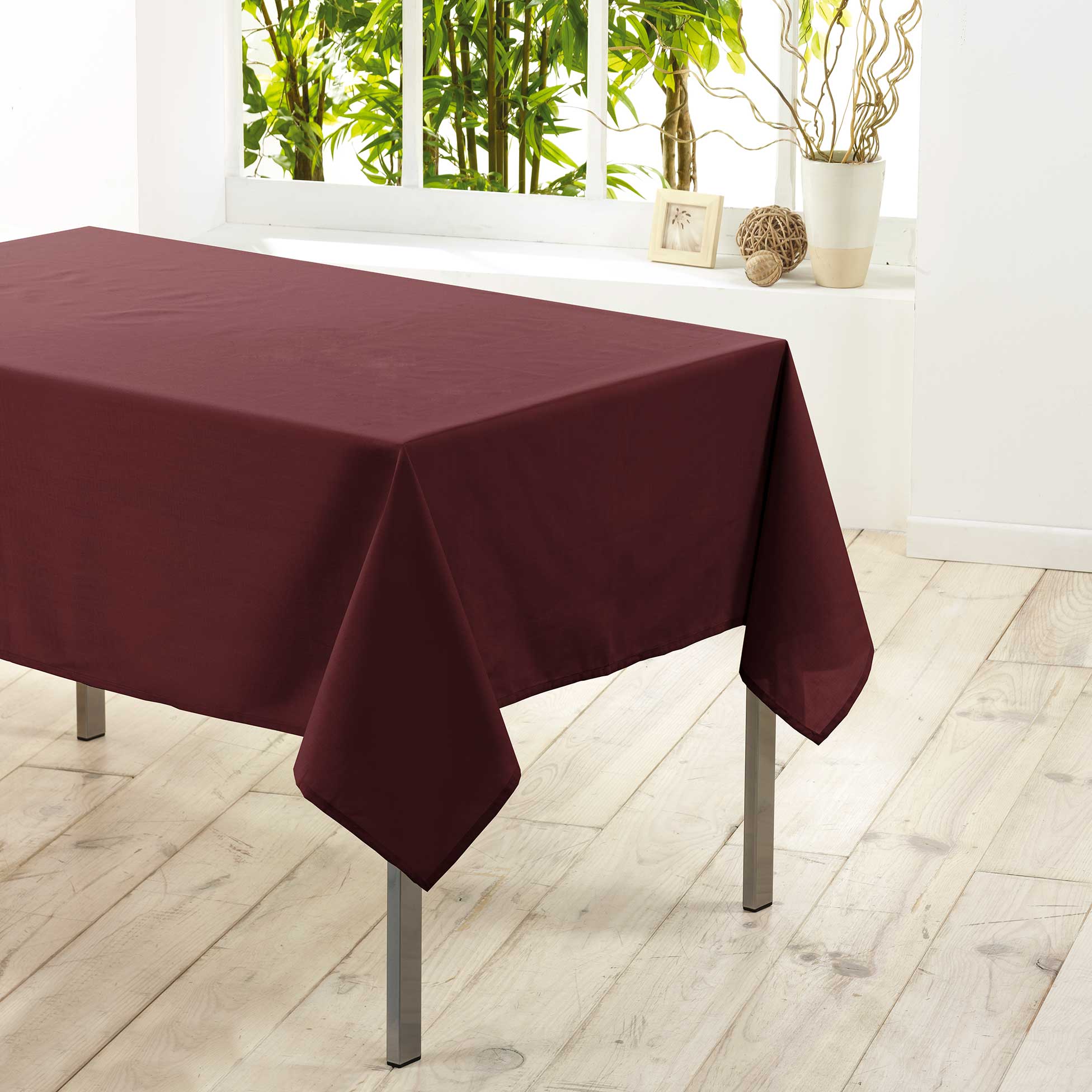 Nappe polyester 140 x 200 cm Bordeaux