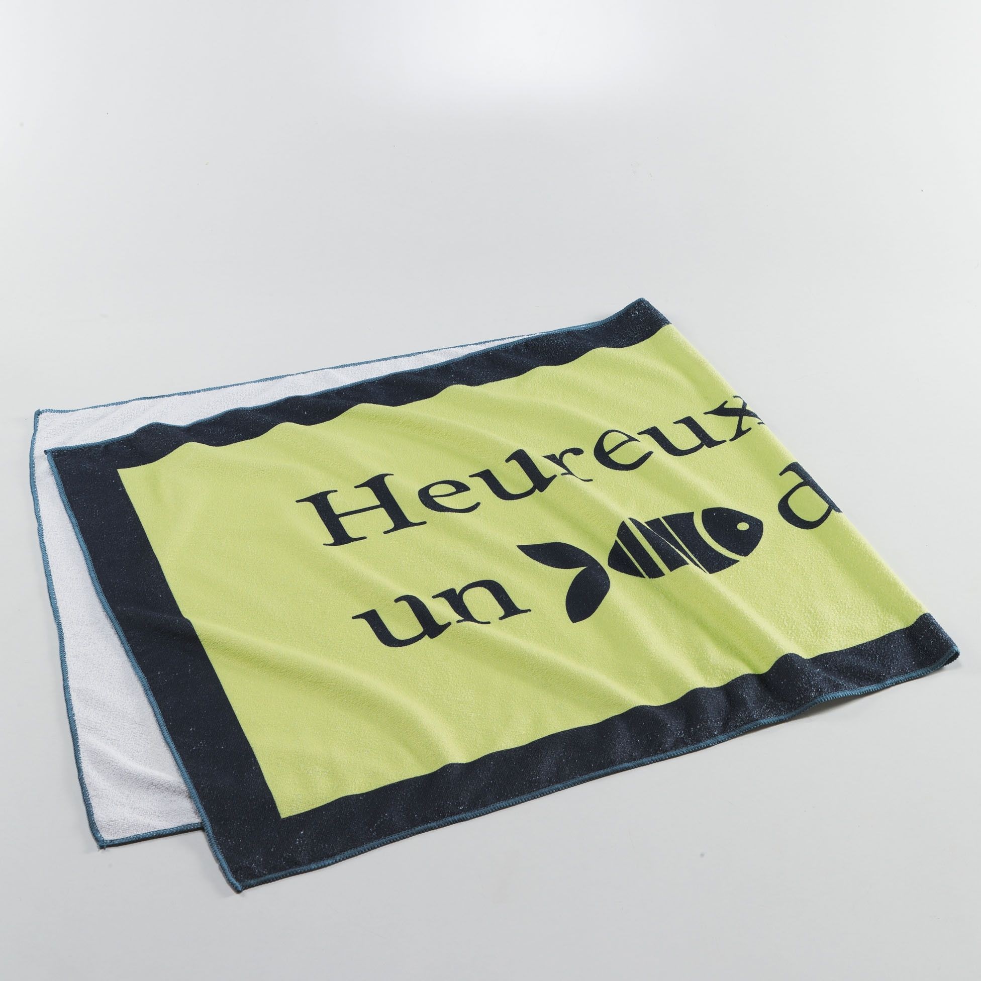 Serviette de plage imprime fish vert 70 x 150 cm