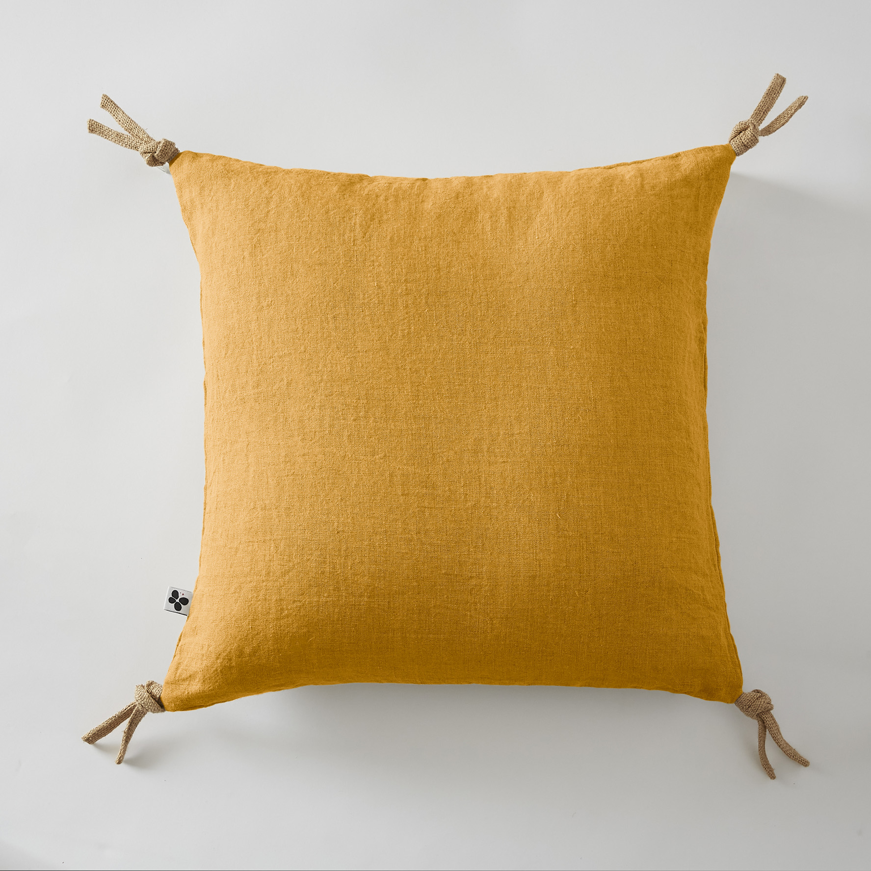 Coussin pompons lin lave 45 x45 cm Soline jaune