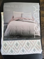 Parure de lit microfibre 220 x 240 cm rose motif geometrique