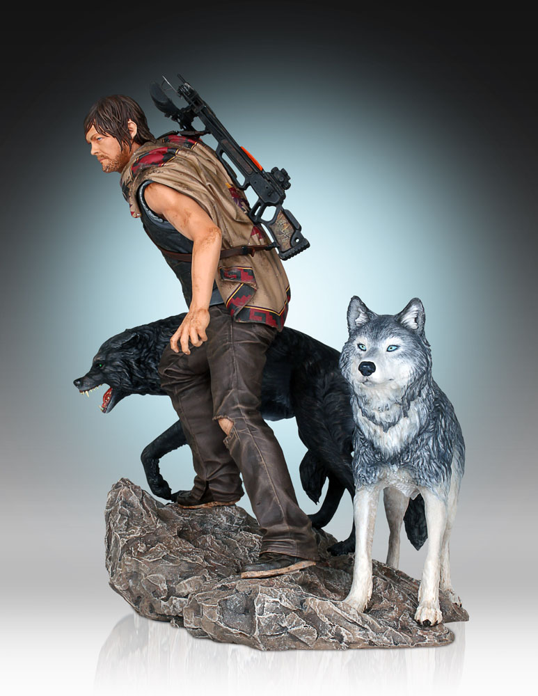 THE WALKING DEAD Statuette 1/8 Daryl & the Wolves 26 cm